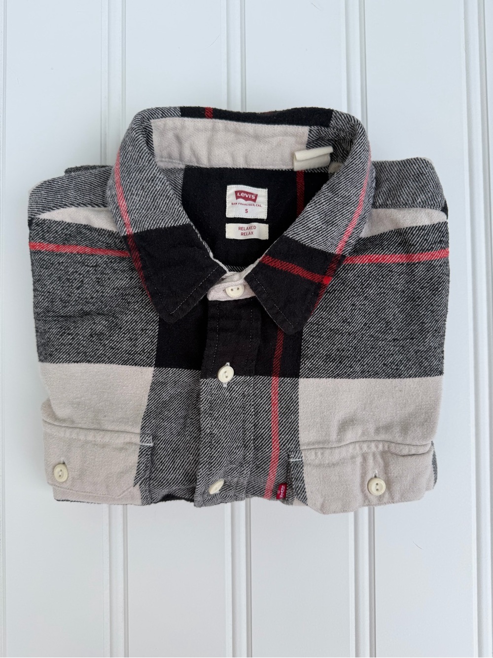 Levi's Black, Cream & Gray Plaid Button-Down Shirt with Red Accents - Size S